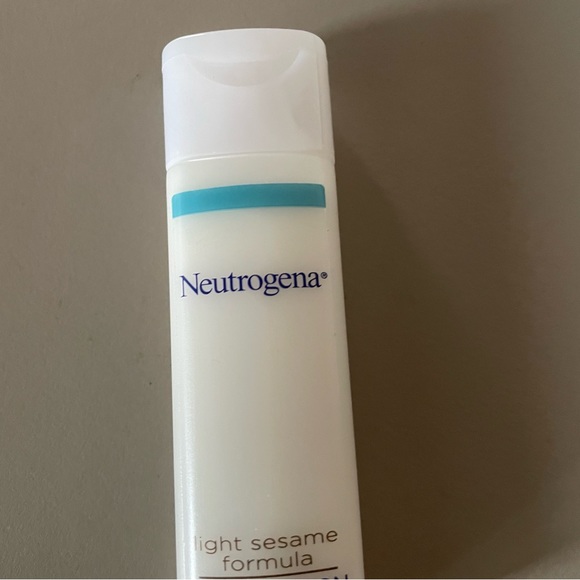 Neutrogena Bath & Body New 2 Neutrogena Sample Size Lotion Poshmark
